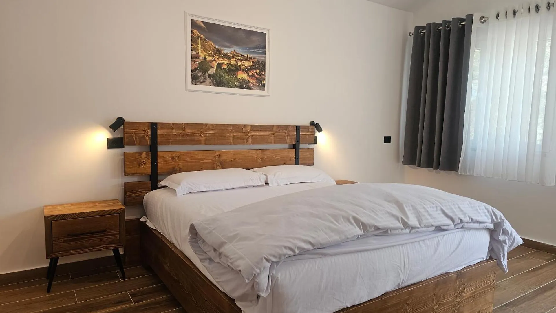 3 Bungalows At Mali Camping Krujë Lodge