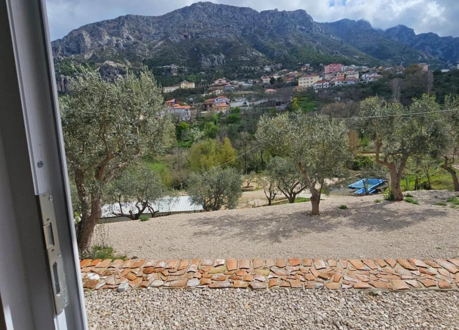 3 Bungalows At Mali Camping Krujë