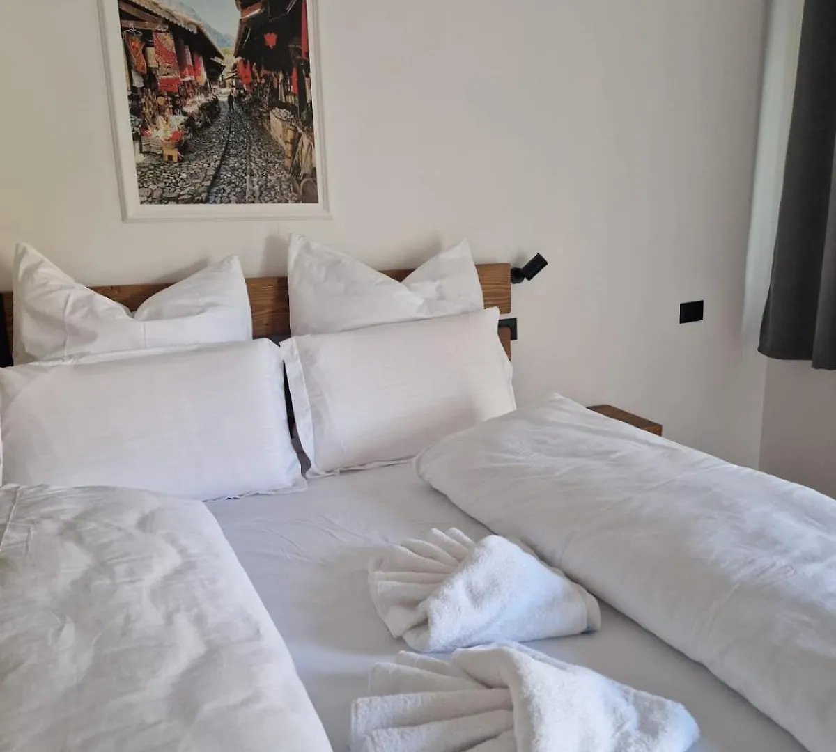 3 Bungalows At Mali Camping Krujë Lodge